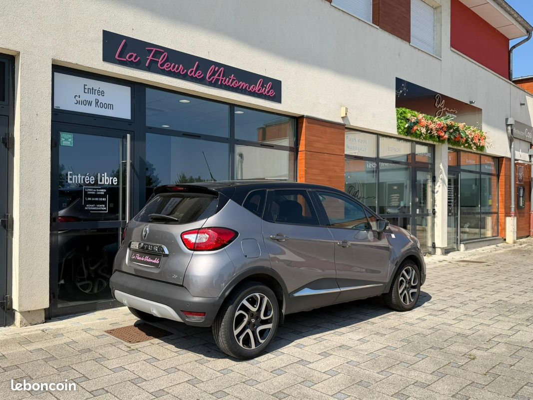 RENAULT CAPTUR TCe 90 Energy SS eco² SL Helly Hansen - REGULATEUR DE VITESSE / RADAR AR/ CAMERA DE RECUL (image 11)