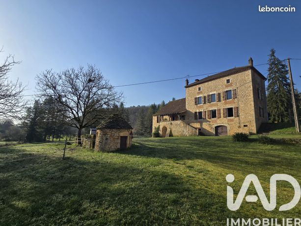 Propriété 7 pièces 184 m²