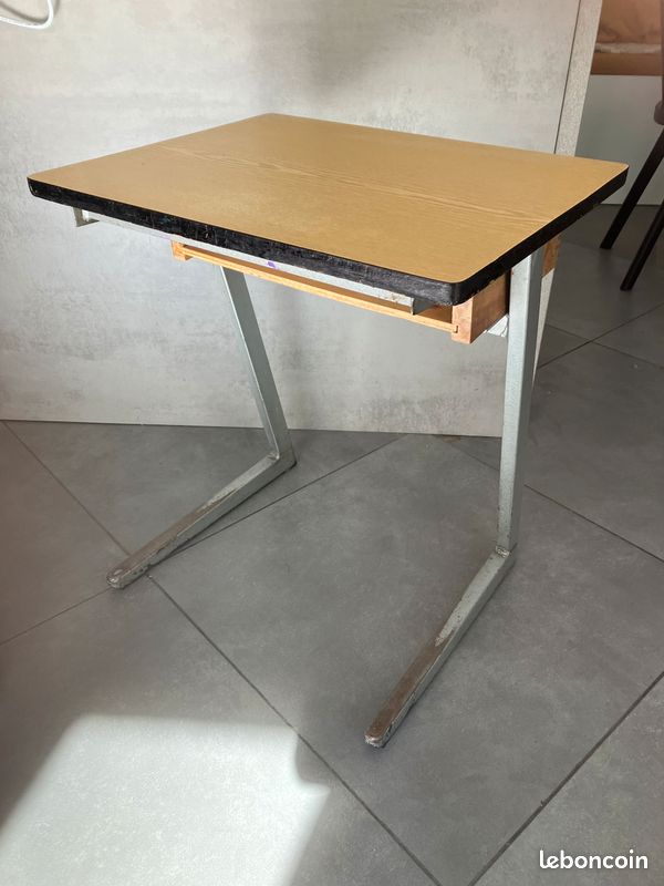 Bureau d'écolier (image 1)
