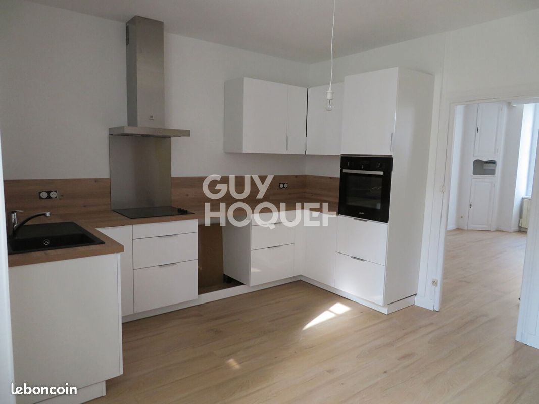 Appartement 4 pièces 98 m² · à Château-Gontier-sur-Mayenne · 98 m² · 830 €/mois
