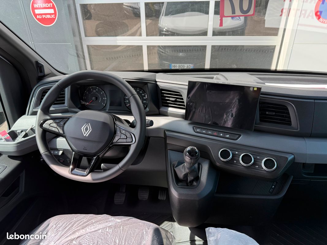 RENAULT MASTER L3H2 TPMR – 9 Places / Jusqu'à 5 fauteuils roulants – Disponible immédiatement (image 4)