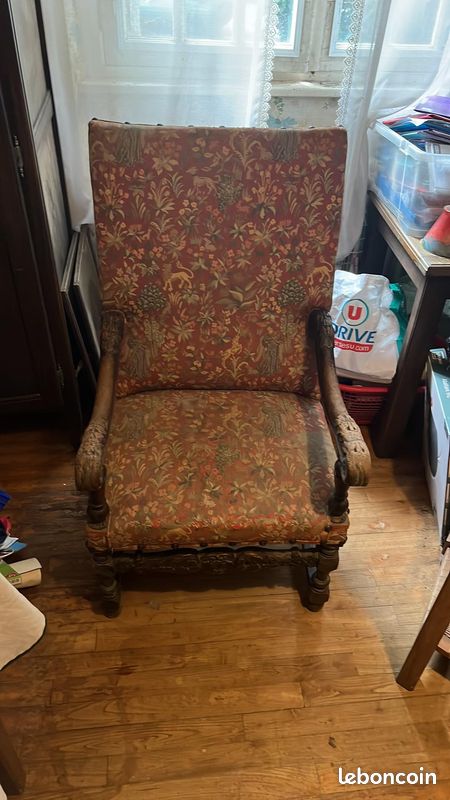Fauteuil d'époque (image 1)