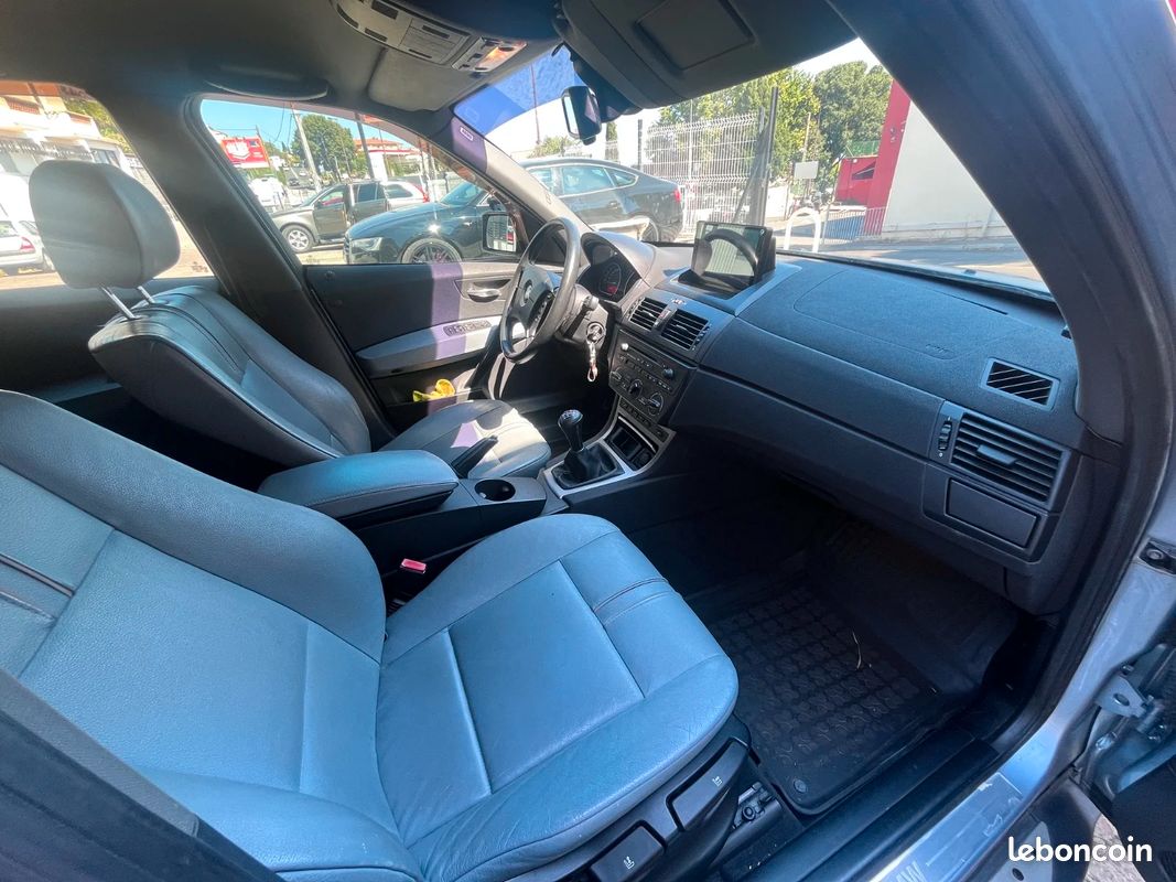 BMW X3 X3 3.0d 204 ch Confort / Moteur M57 / Attelage / CarPlay / Barre de toit / (image 38)