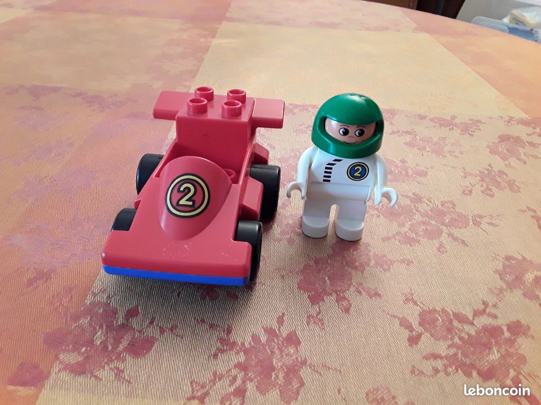 Voiture course rouge avec pilote lego vintage (image 3)
