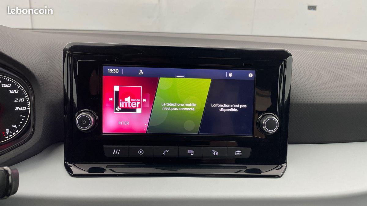 SEAT Arona 1.0 TSI 95 ch Start/Stop BVM5 Copa (image 9)