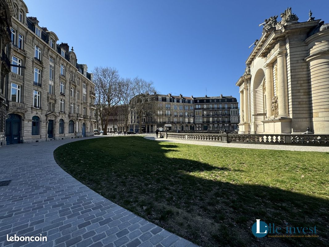 Local 378 m² Lille (image 1)