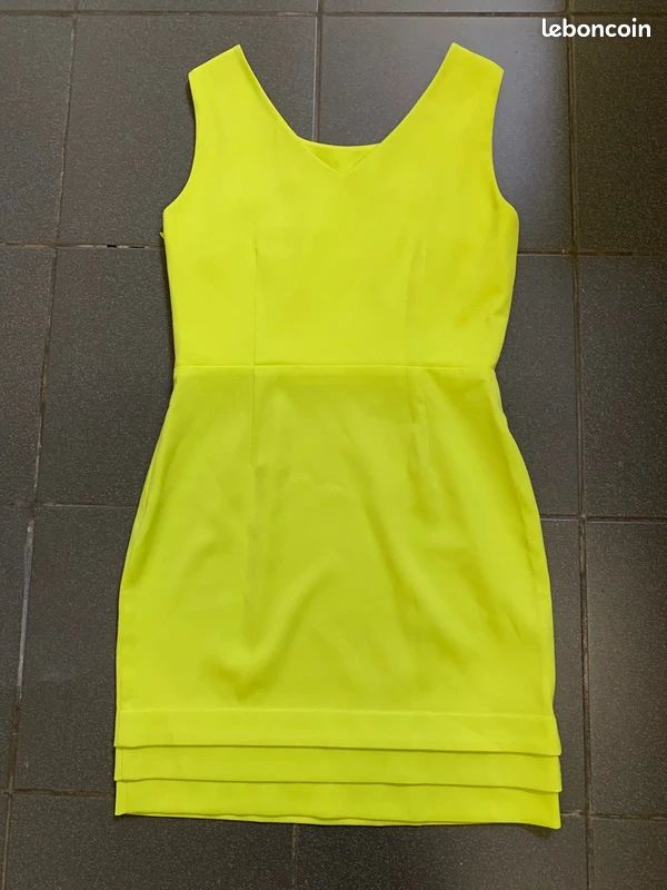 Robe YUMI Taille 38 Multicolore 100% Polyester Genou - Occasion Très Bon état