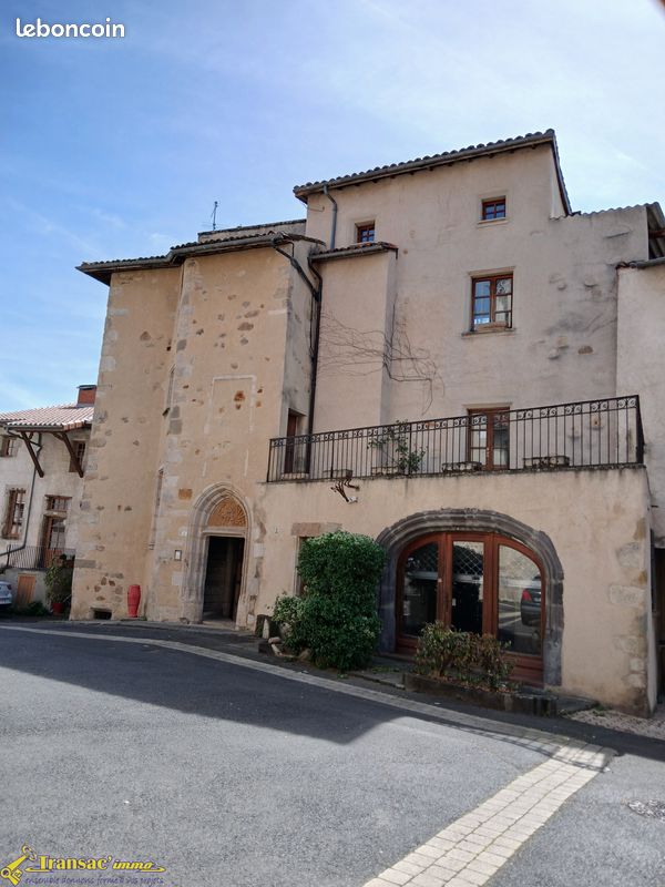 Maison 18 pièces 326 m² · à Courpière · 326 m² · 349 000 €