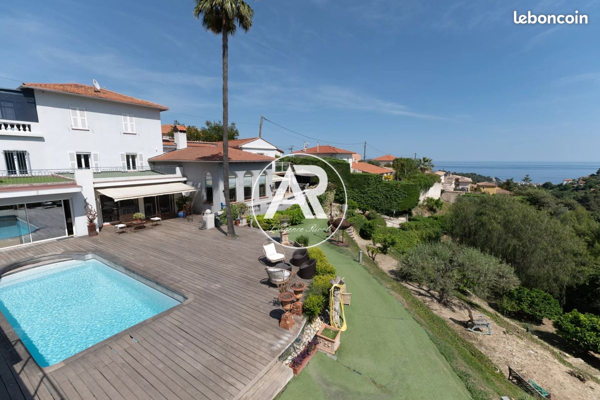 Maison 10 pièces 308 m² · à Nice · 308 m² · 2 450 000 €