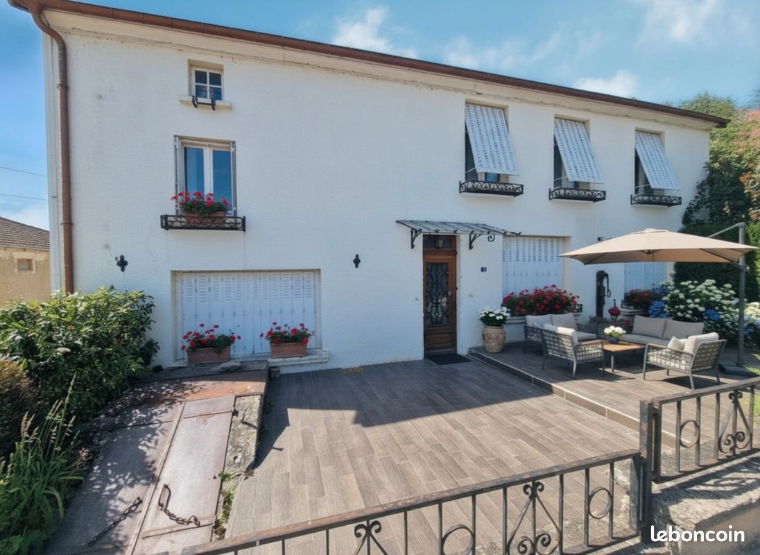 Maison 5 pièces 251 m² · à Contrexéville · 251 m² · 99 000 €