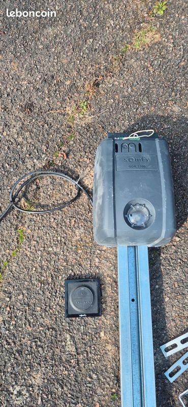 Motorisation porte de garage Somfy GDK1100 (image 1)