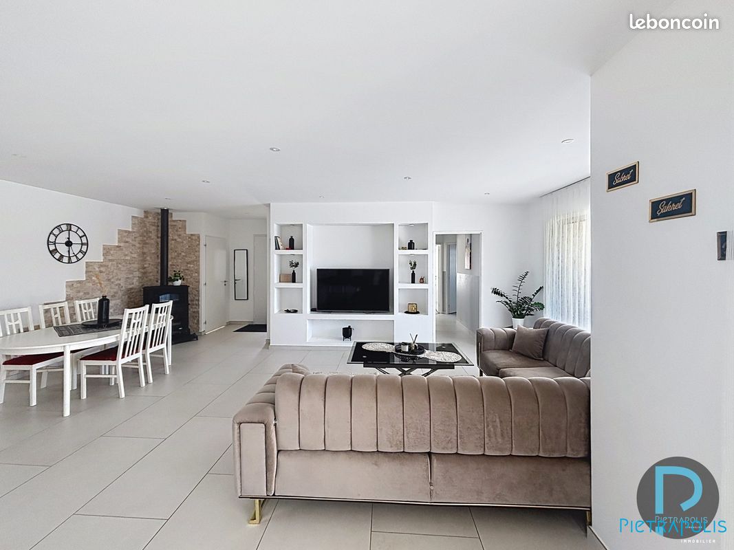 Maison 5 pièces 137 m² · à Perrex · 137 m² · 395 000 €