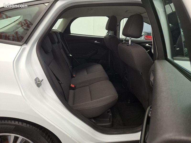Ford FOCUS 1.0 scti 125 ch 1ère main / Clim Auto / Régulateur / Radar / Bluetooth / (image 19)