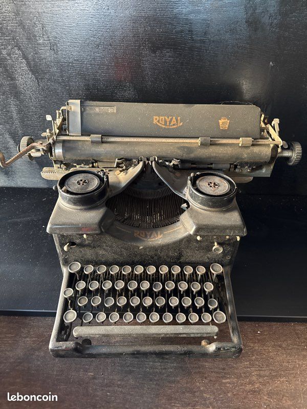 Machine à écrire Royal Vintage Années 70 - Révisée
