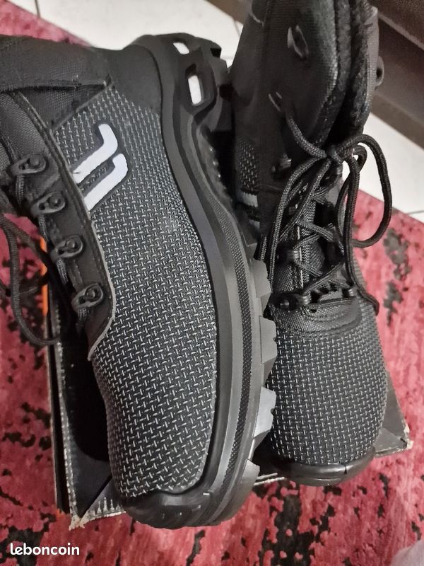 Chaussures sécurité basket sécurité jallatte neuf jamais porté taille 45 (image 2)