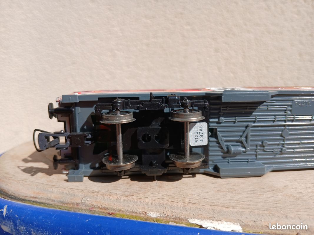 ROCO 6200005 Voiture voyageurs SNCF type Est seconde classe – Ducasse