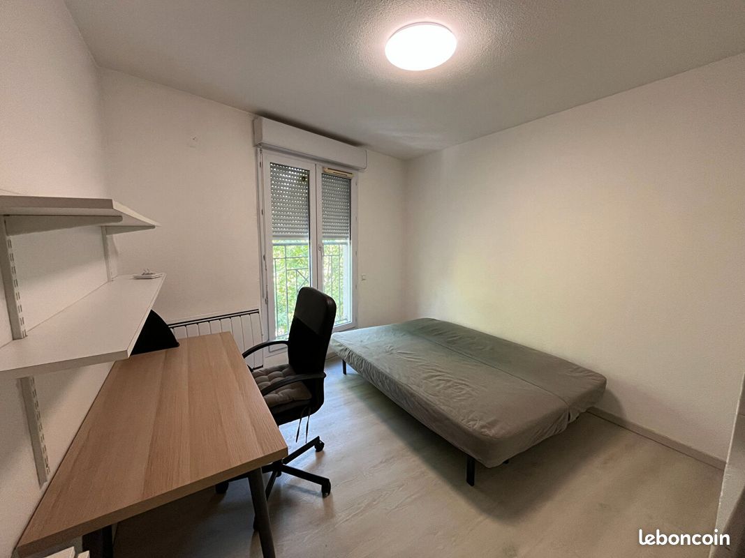 Appartement 1 pièce 18 m² · à Saint-Étienne · 18 m² · 335 €