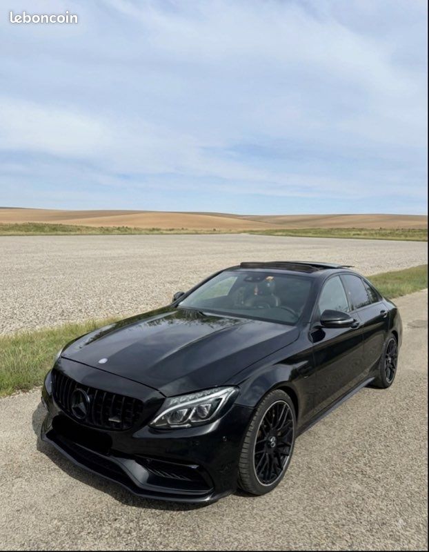 Mercedes C63 amg V8 4.0 biturbo - full black - échange / reprise possible (image 1)