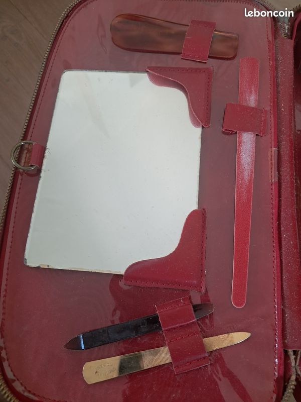 Petit sac ancien de maquillage de couleur rouge (image 9)