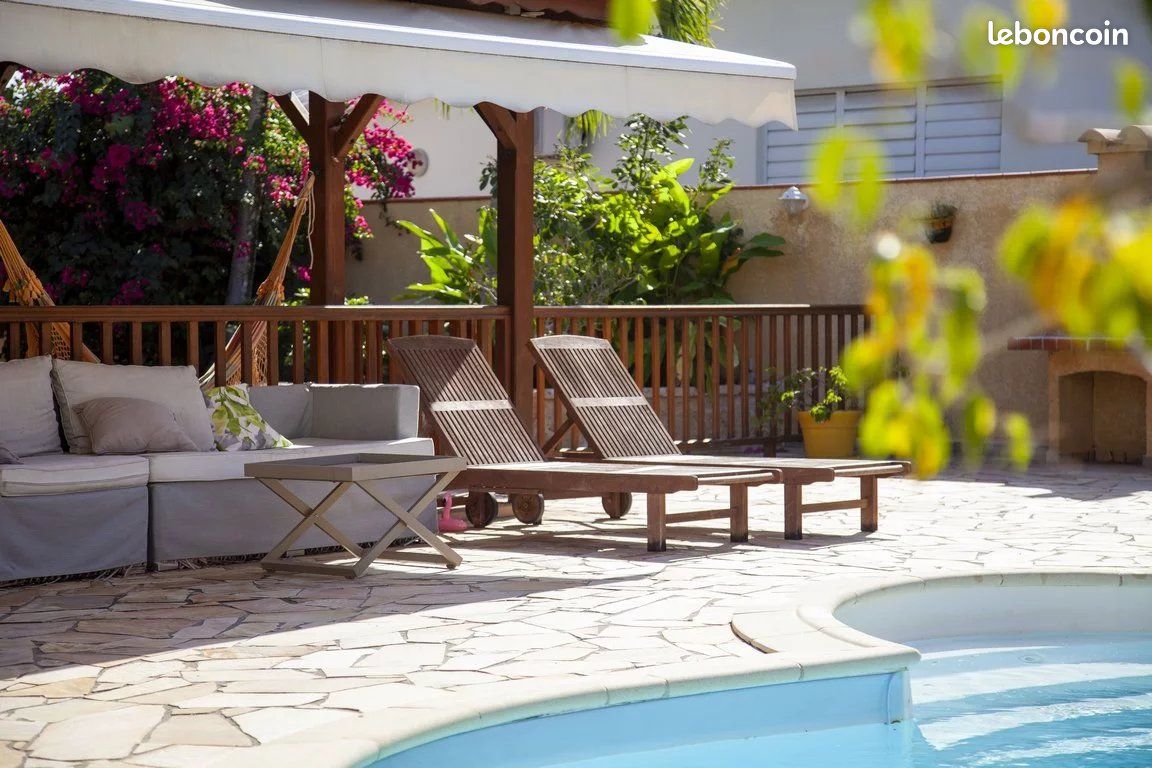 Maison 8 pièces 228 m² · à Le Gosier · 228 m² · 681 000 €