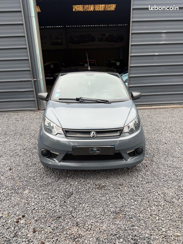 Aixam city kubota sensation voiture sans permis (voiturette vsp permis AM) (image 1)