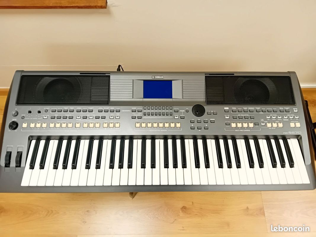 Synthé numérique Yamaha PSR-S670 (image 1)