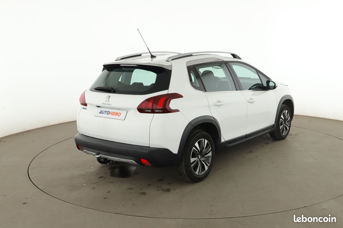 Peugeot 2008 1.2 PureTech Allure 110 ch (image 3)