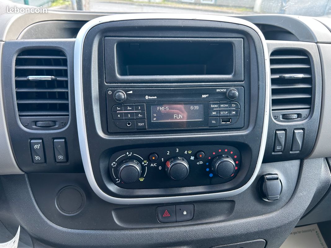 Renault Trafic 1.6 DCI 125ch L1H1 Grand Confort - 1ERE MAIN -13 325 HT (image 9)