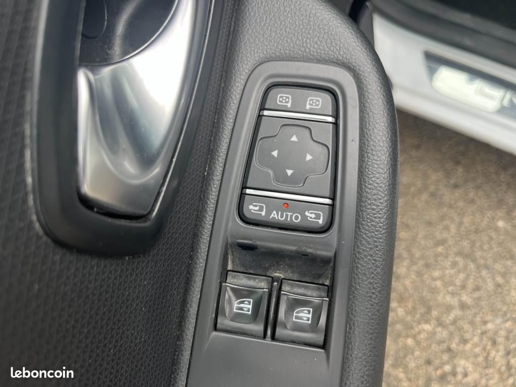 RENAULT CLIO 1.2 TCE 120ch - CLIM - BLUETOOTH - REGULATEUR (image 27)