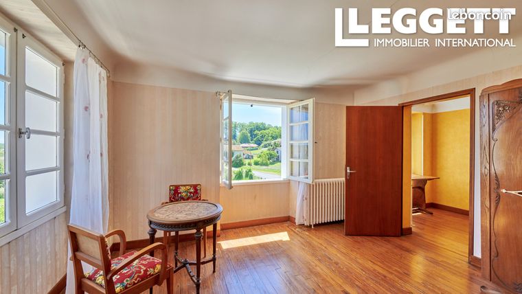 https://img.leboncoin.fr/api/v1/lbcpb1/images/gh/11/04/gh11044d37c8e9540c9f46f411818b14dbbdaef8.jpg?rule=ad-image
