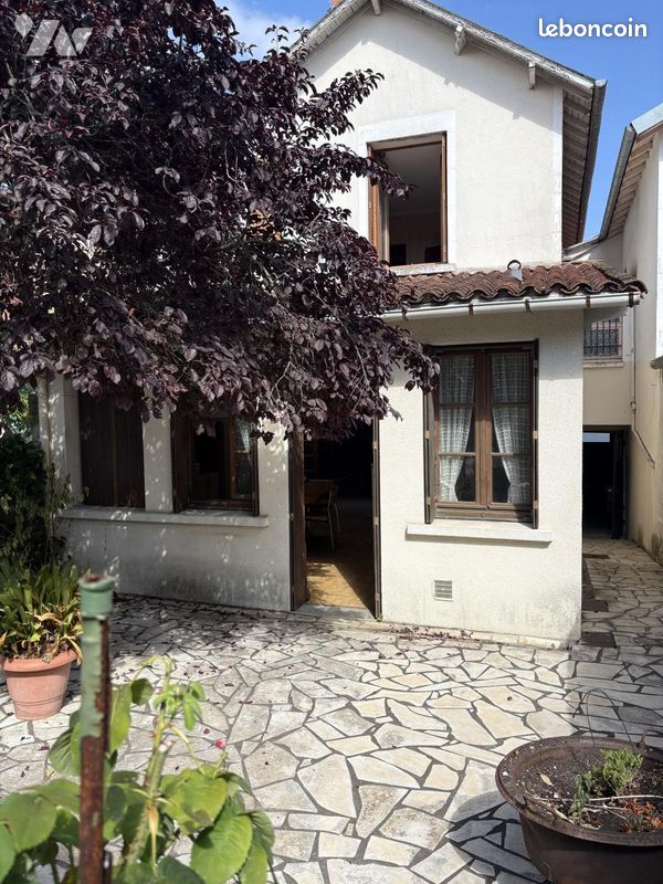 Maison 3 pièces 95 m² · à Niort · 95 m² · 157 000 €