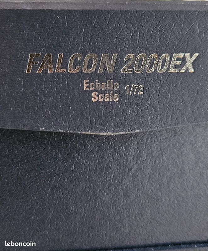 Maquette Avion Dassault Falcon 2000LX - Échelle 1/72 - Socle Marbre - NEUF