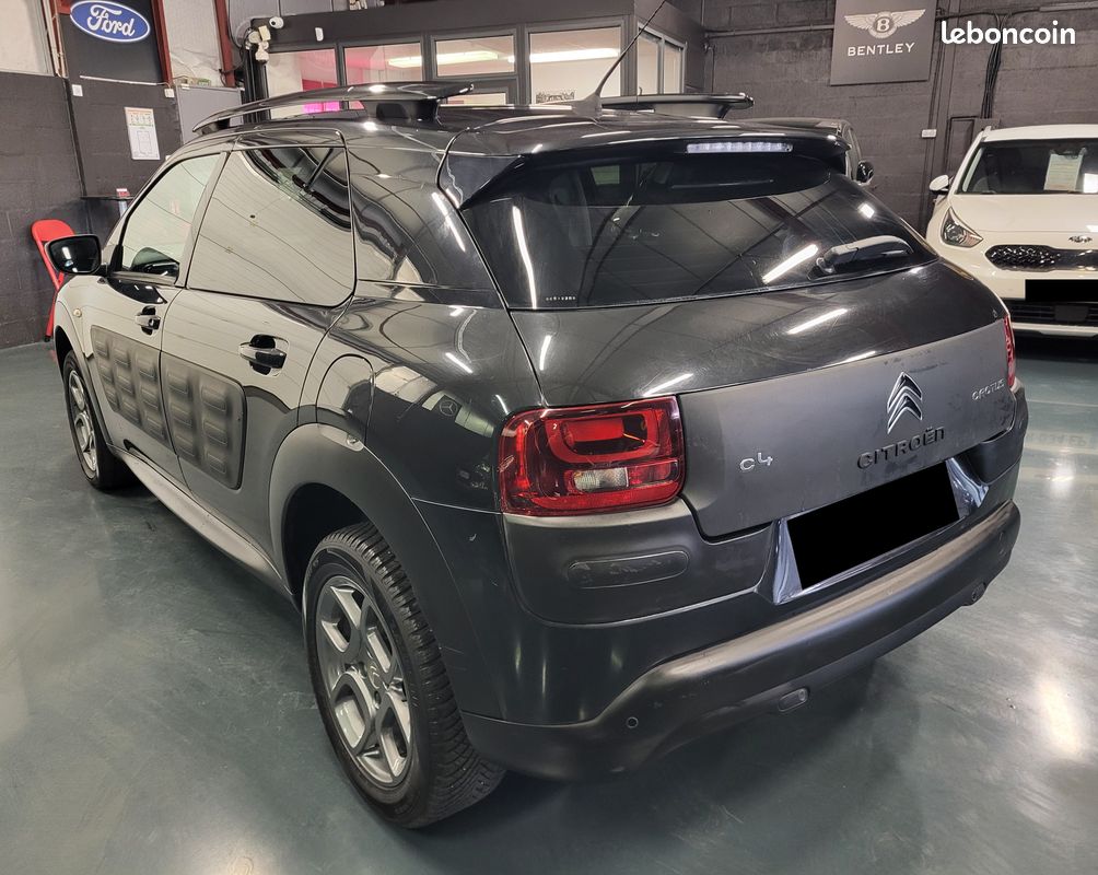 CITROEN C4 Cactus 1.6 BlueHDi 100cv Shine (GPS - Caméra - Toit Panoramique) / FINANCEMENT (image 8)