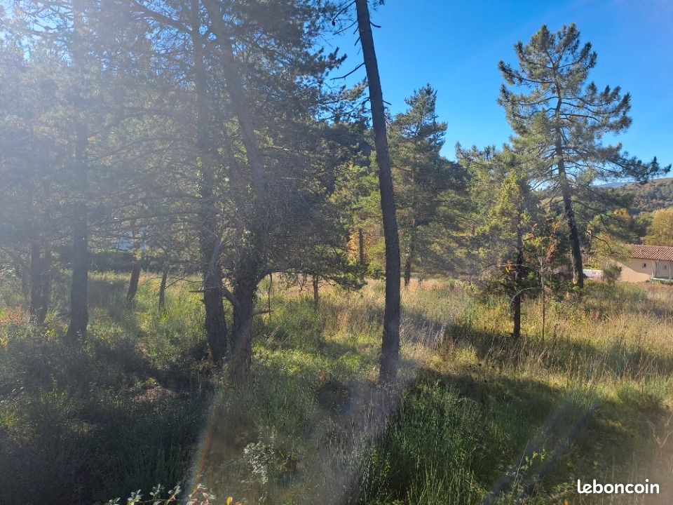 Terrain 611 m² Levens · 198 000 €