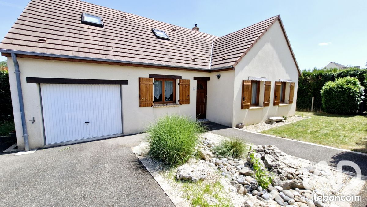 Maison 8 pièces 122 m² · à Jouy · 122 m² · 285 000 €