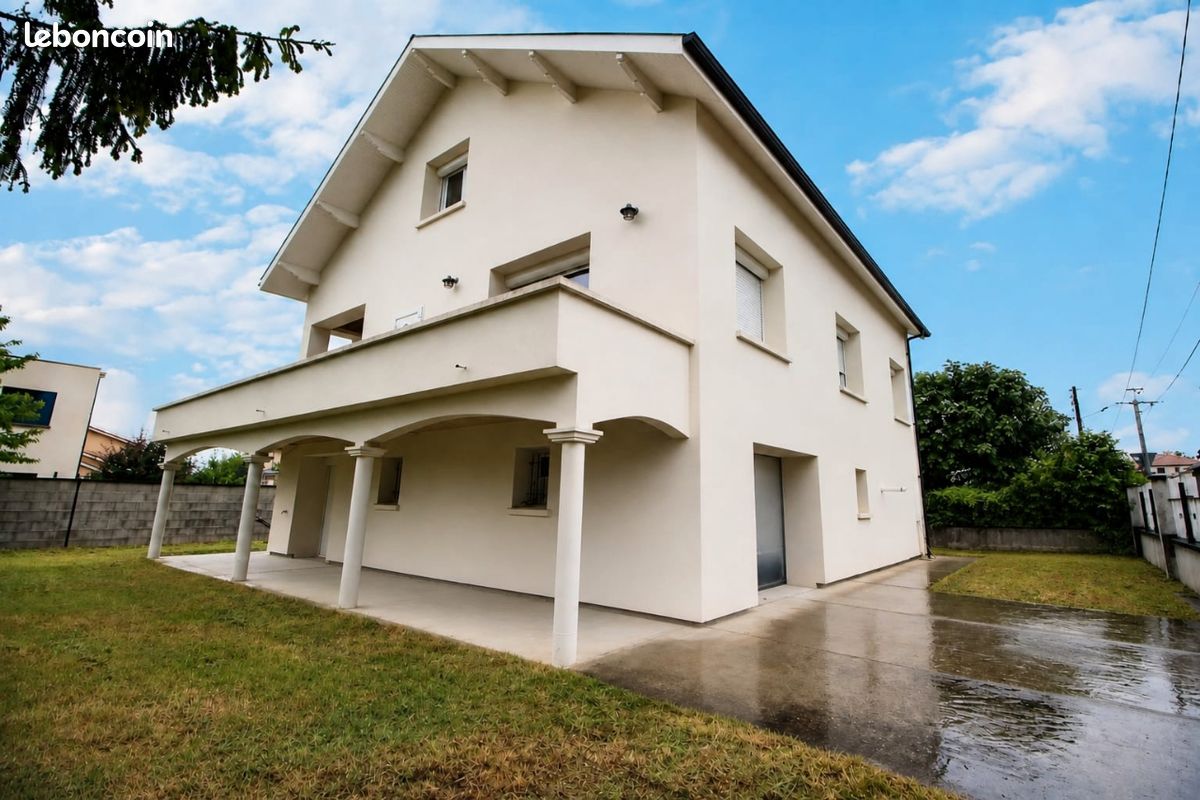 Maison 6 pièces 180 m² · à Saint-Priest · 180 m² · 593 000 €