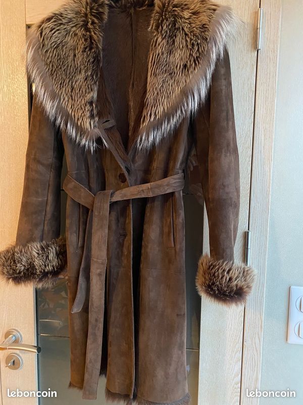 Un Très beau Manteau en véritable fourrure d'Agneau de Toscane 1er Choix / TAILLE / 40 (image 1)