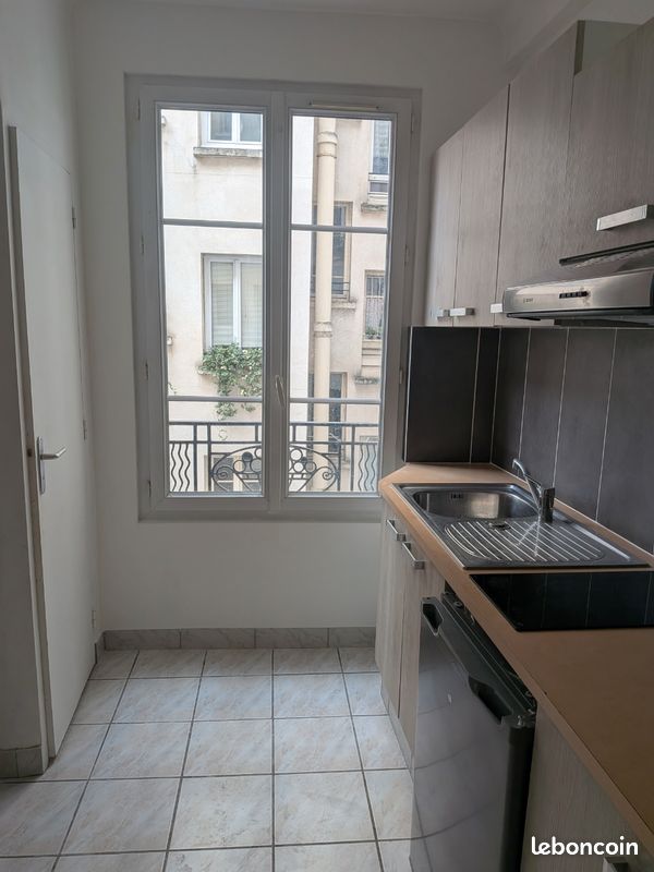 Appartement 2 pièces 19 m² · à Paris · 18,8 m² · 759 €/mois