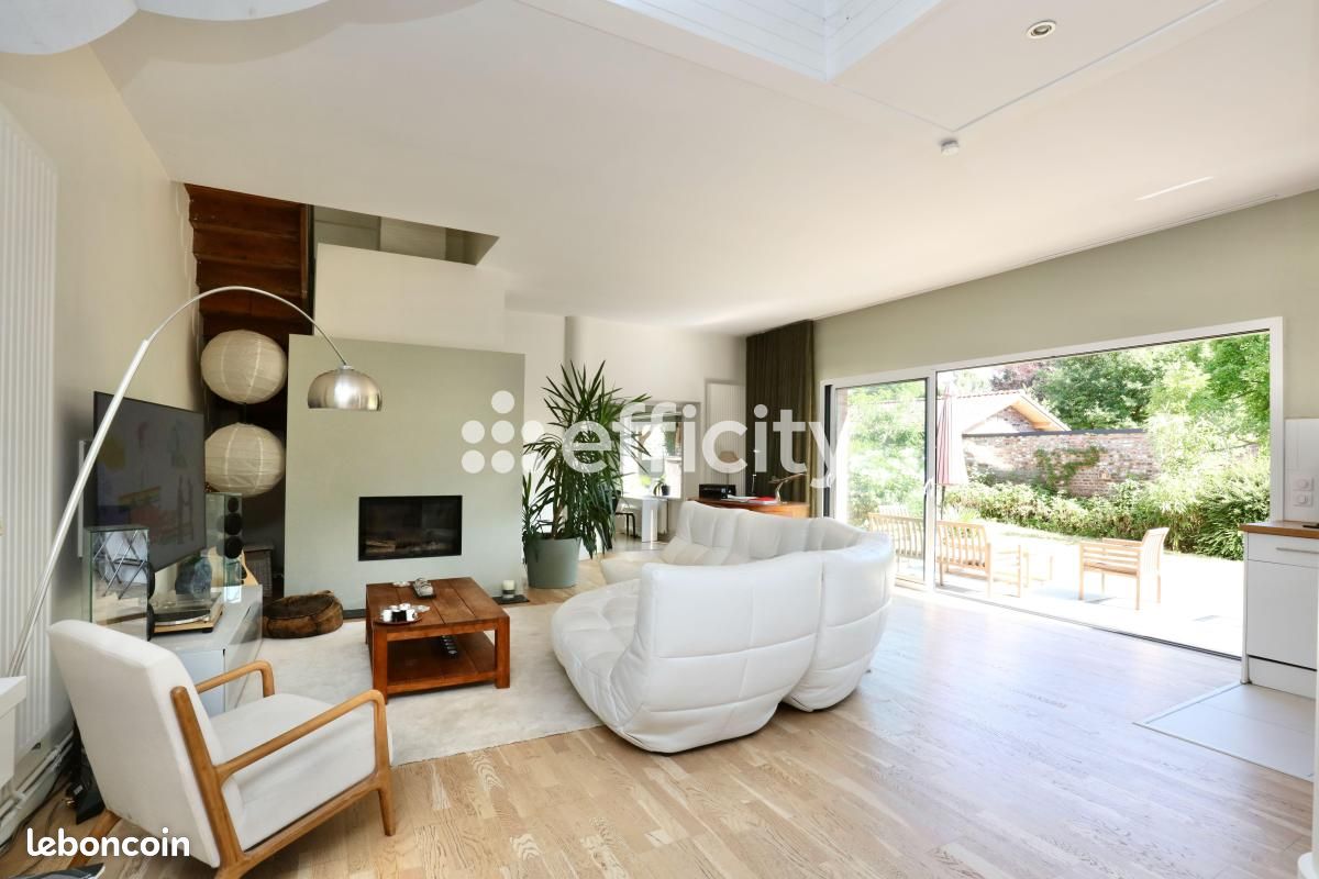 Maison 8 pièces 227 m² · à Marcq-en-Baroeul · 227 m² · 990 000 €