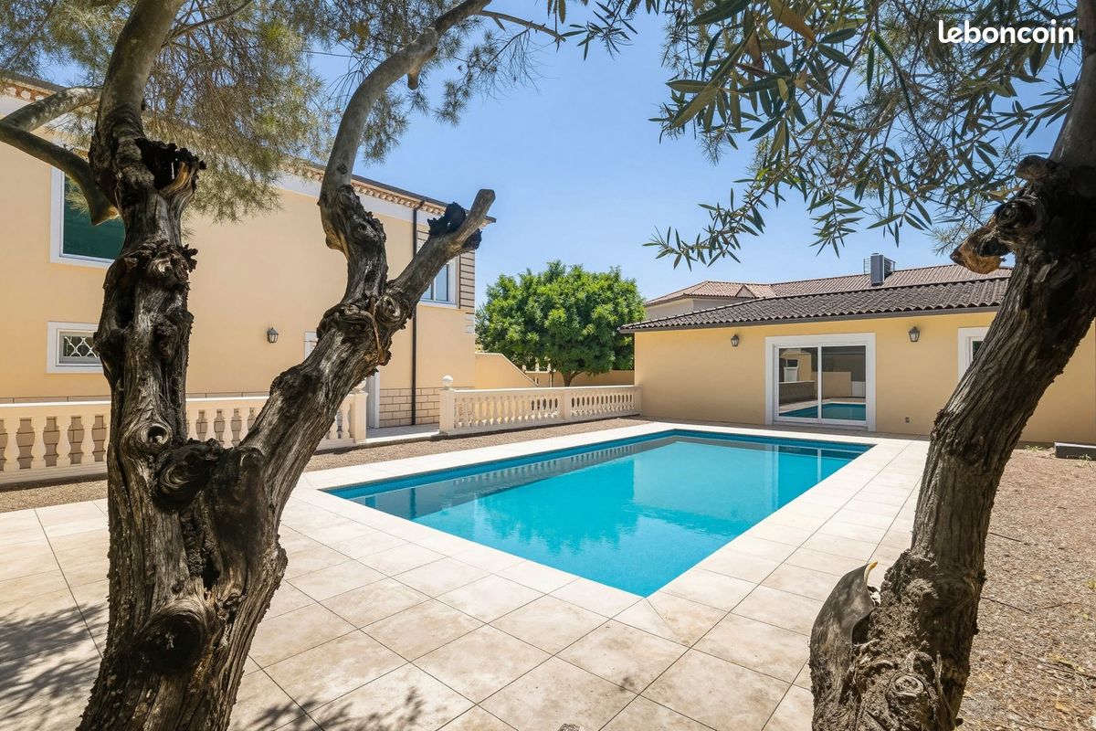 Maison 5 pièces 218 m² · à Rognonas · 218 m² · 413 000 €