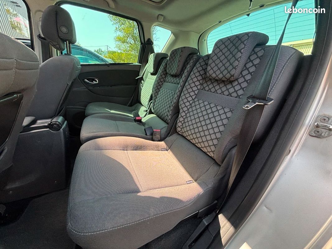 RENAULT SCENIC III dCi 130 FAP Energy eco2 15th - 4 PNEUS NEUFS - MOTEUR À CHAINE - TOIT OUVRANT (image 10)