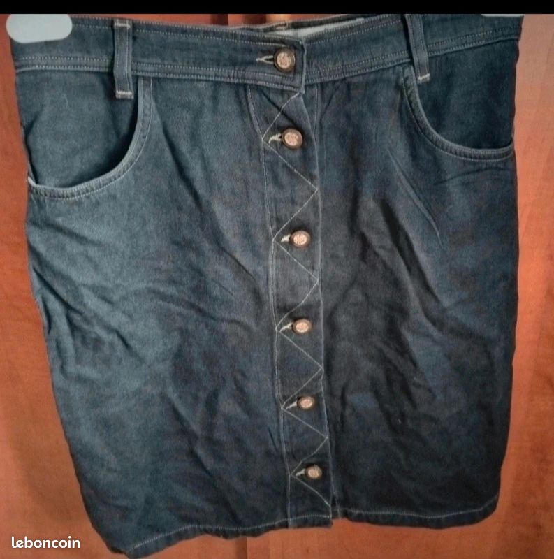 MB Rear Light Bulb Holder 3320 Rücklicht Birne Cover Halter Mercedes