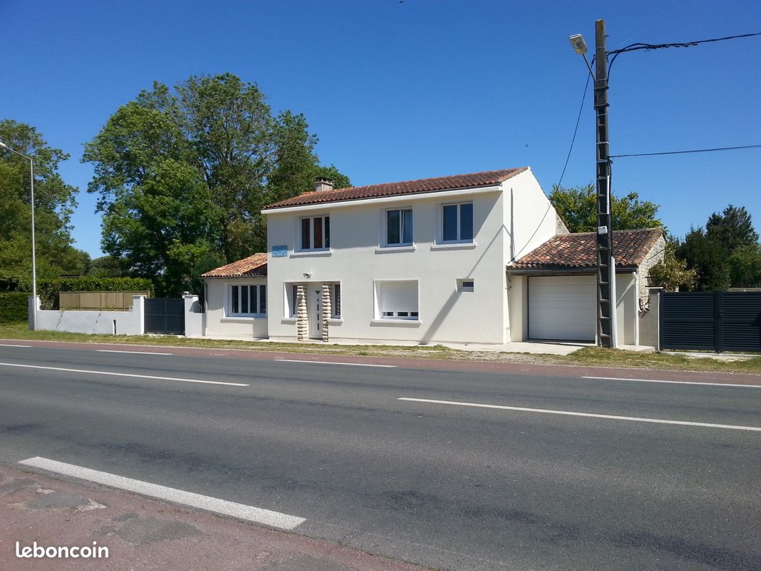 Maison 6 pièces 130 m² · à Saint-Georges-des-Coteaux · 130 m² · 953 €/mois