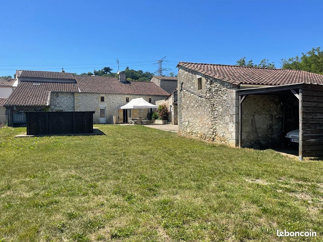 Maison 7 pièces 258 m² · à Saint-Antoine-de-Breuilh · 258 m² · 223 500 €