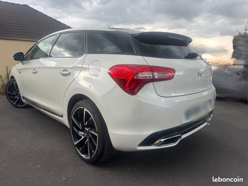 Citroën ds5 hybride sport chic 200cv 4x4 (image 1)