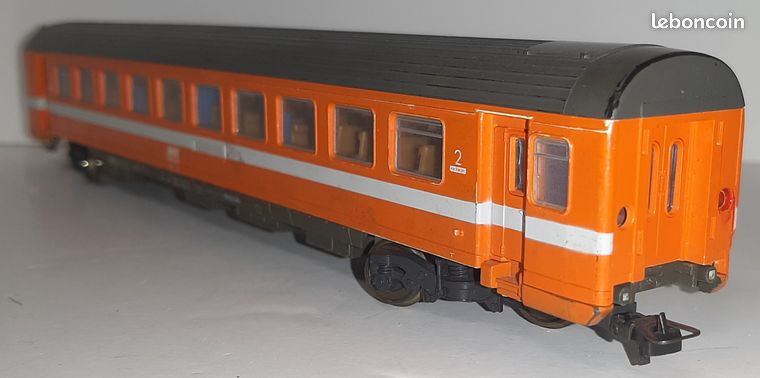 Rame Roco Corail – Voiture Voyageurs 2e Classe + Fourgon Orange – 64001-2 – Neuf Et Rare