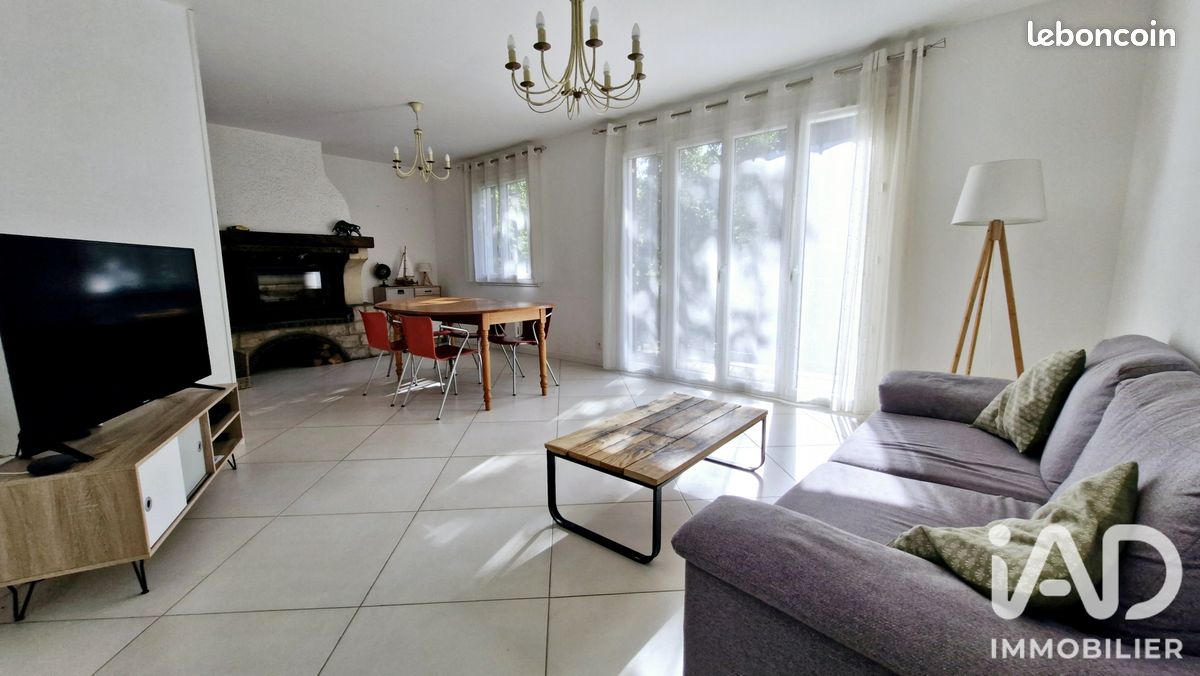 Maison 4 pièces 81 m² · à Favières · 81 m² · 174 000 €