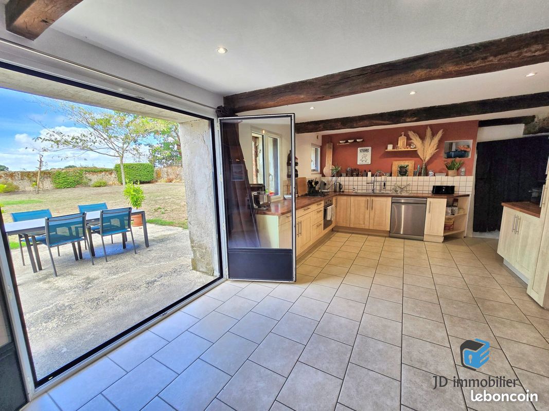 Maison 6 pièces 210 m² · à Montréverd · 210 m² · 299 900 €