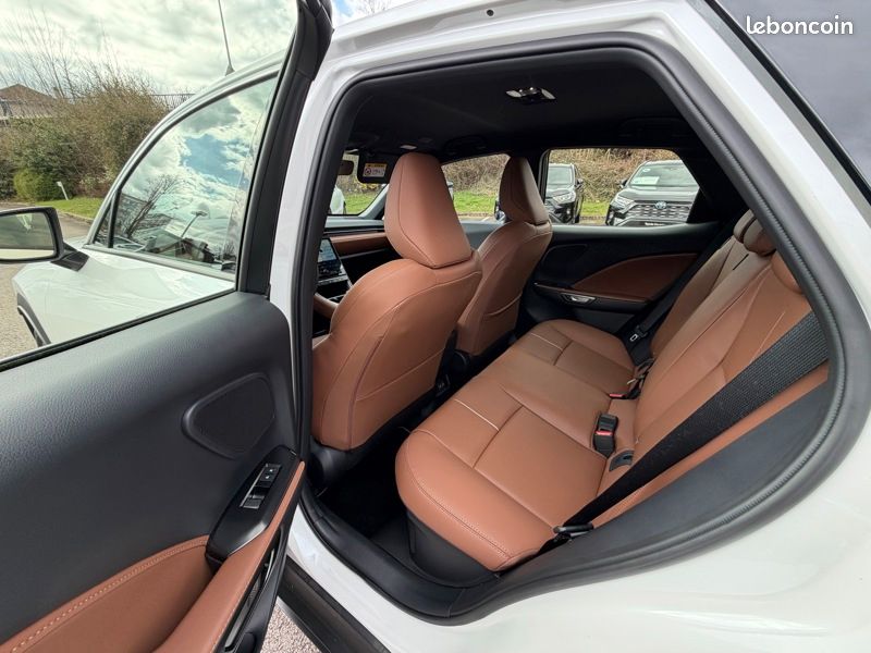 Lexus LBX 1.5 136H 2WD Relax Pack Advanced HYBRIDE (image 11)