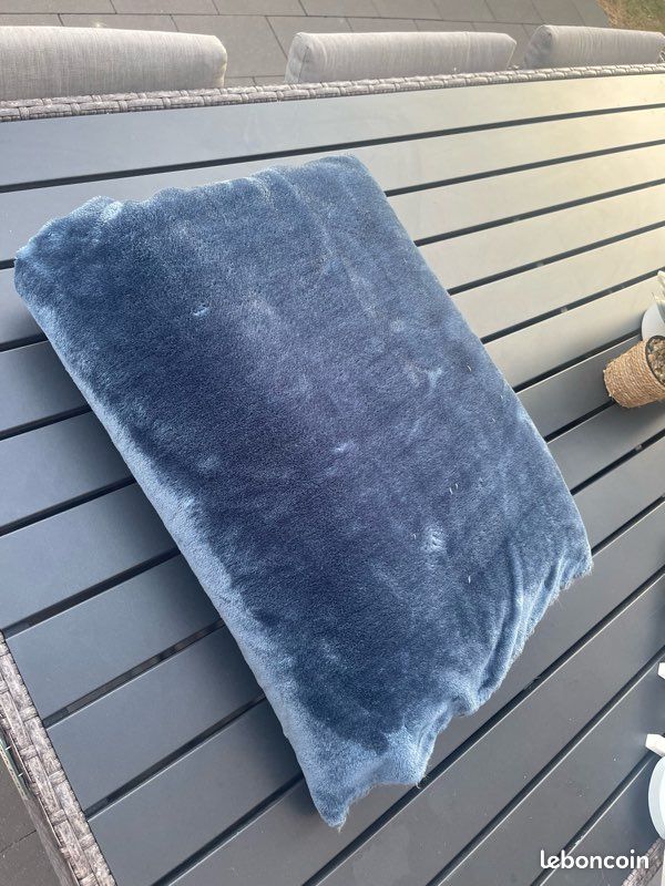 Plaid bleu tout doux (image 2)